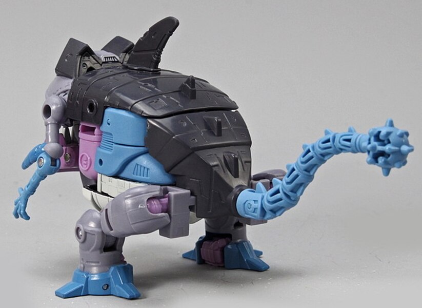 Transformers Studio Series 86 08 Gnaw  (17 of 18)